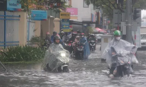 Từ đêm nay, miền Trung chuyển mưa rất lớn