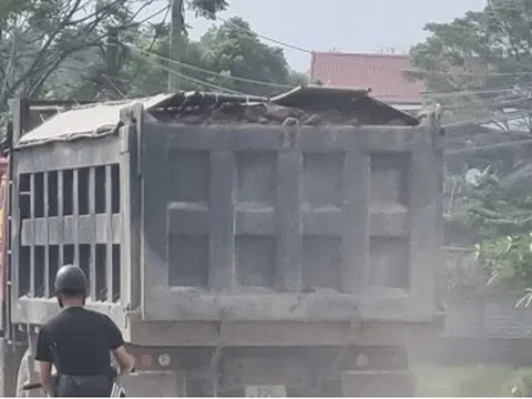 Hàng đoàn xe chở đất tàn phá nhiều tuyến đường ở Phổ Yên, Thái Nguyên