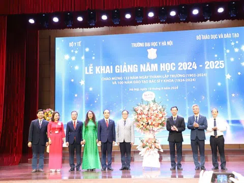 ‘Là người thầy thuốc tốt phải học tập suốt đời’